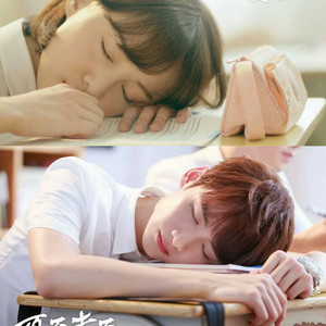 女生张开腿让男生甬的视频
